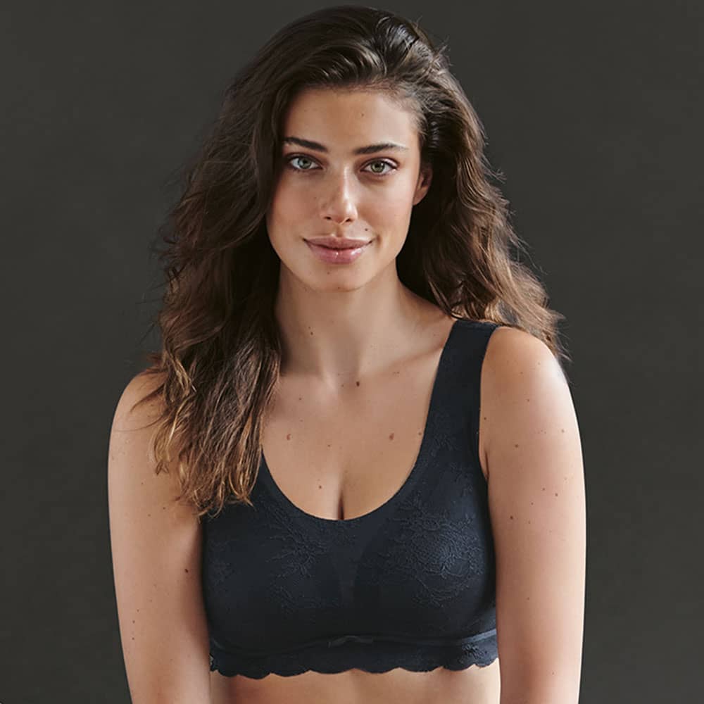 Anita Bralette Essential Lace 5400 in Schwarz - Model