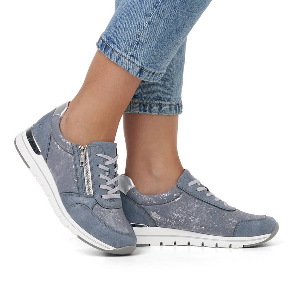 Remonte Damen Sneaker Pazifikblau Model